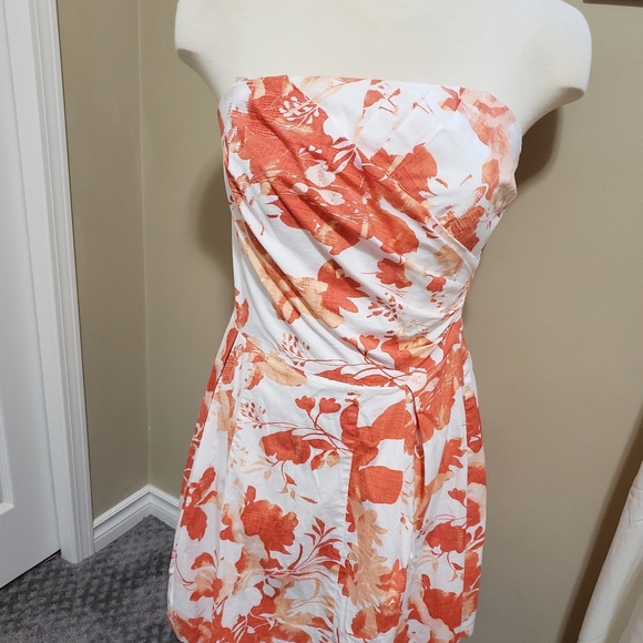 Dress - Picture 5 of 5